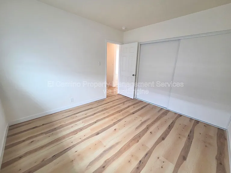 3164 Pine Ave — Photo 16