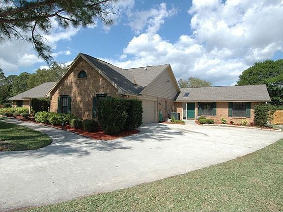 2-Car Garage, Private Suite with Entrance, Drive-thru Gate to Backyard, & Shed