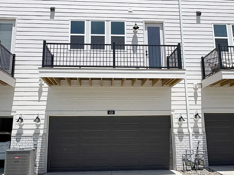 418 Elite St — Photo 31