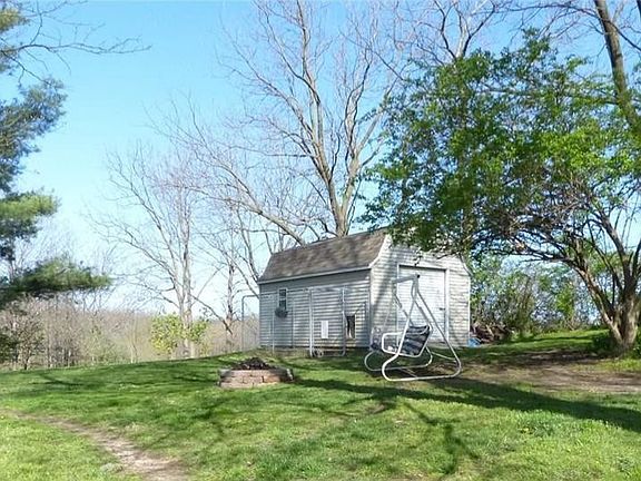 3rd image of 317 Hickory Ln