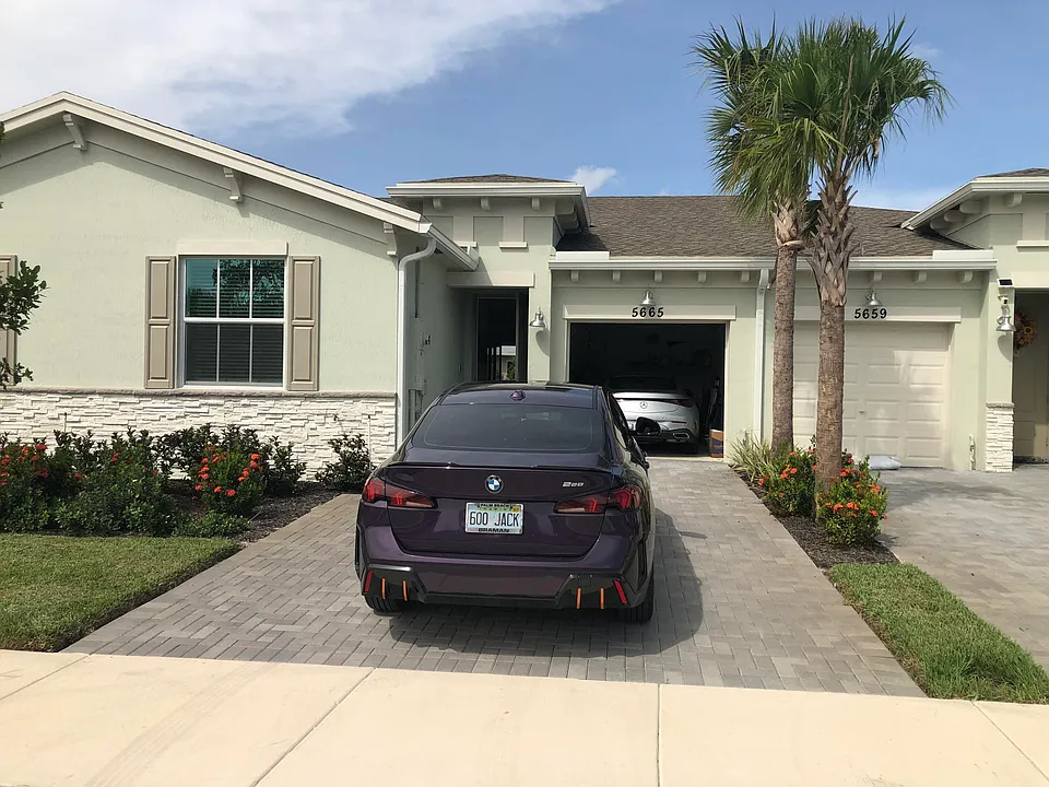 5665 Divine Dr