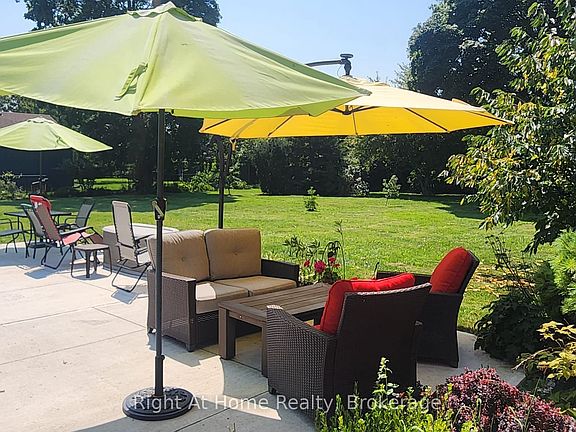 3rd image of 15414 Niagara Blvd