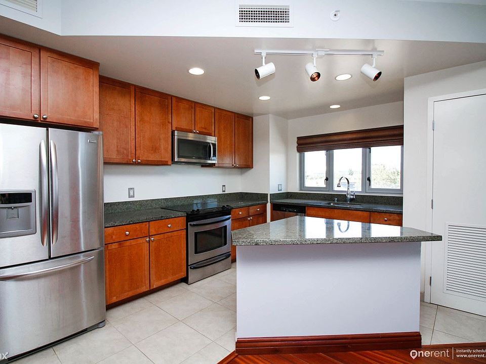 1st image of 175 W Saint James St Unit 506