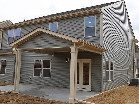 3rd image of 836 Poplar St