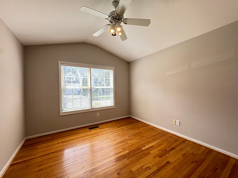 205 Laurens Way — Photo 23