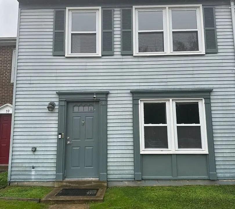 61 Meadow Ln