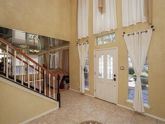 4th image of 9703 Garden Row Dr