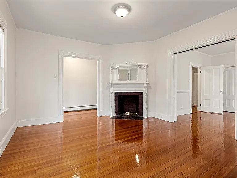 247 Park St #1 — Photo 4