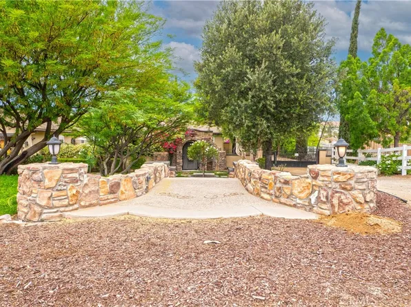 16774 Eagle Peak Rd, Riverside, CA 92504