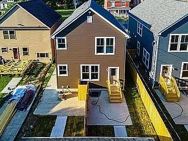 5th image of 1436 Oak St