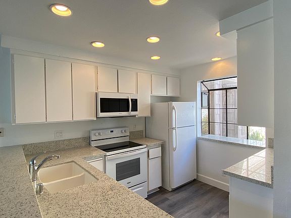 5th image of 26701 Quail Crk APT 273