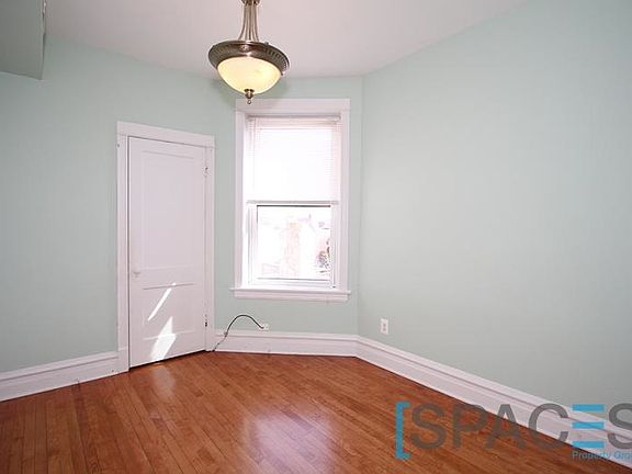 4th image of 3817 N Lakewood Ave #Unt1f