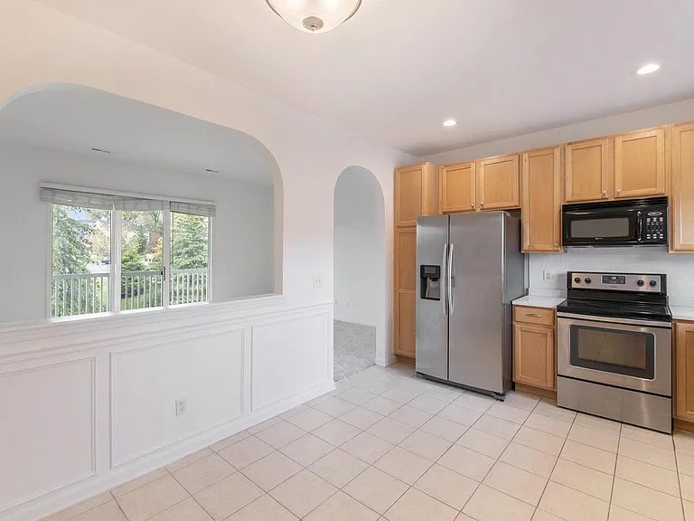 2925 N Knightsbridge Cir — Photo 10