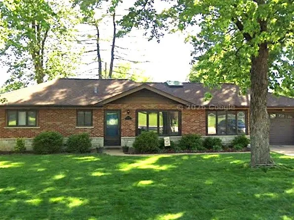 8845 Fox Park Dr, Saint Louis, MO 63126
