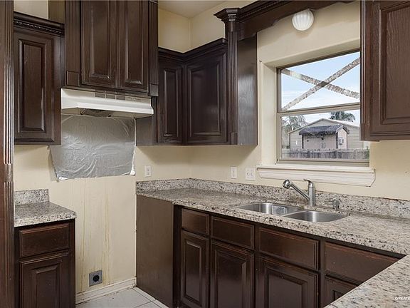 5th image of 206 Caramel Dr