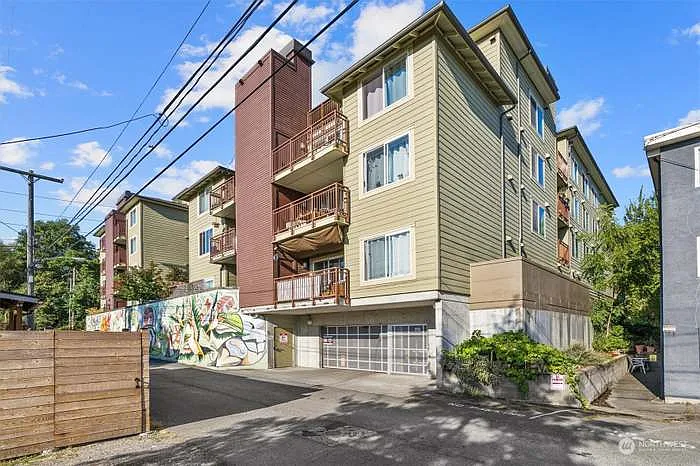 1 bed, 528 sqft, $2,100 — Photo 2