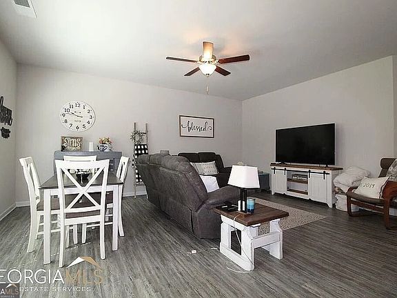 3rd image of 6 Gala Dr NE