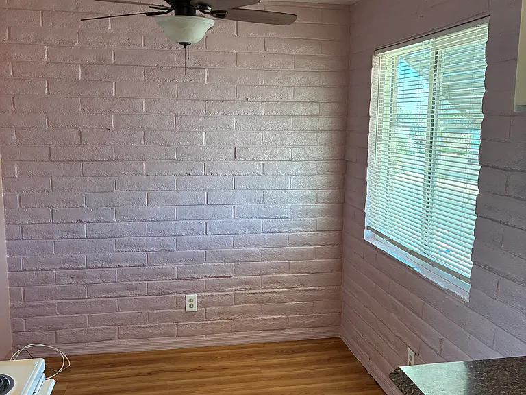 923 N Swan Rd #201 — Photo 4