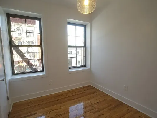 Rented by Compass | media 23