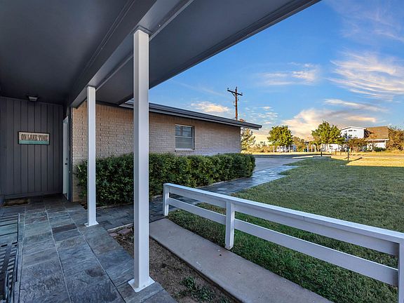 3rd image of 4540 River Oaks