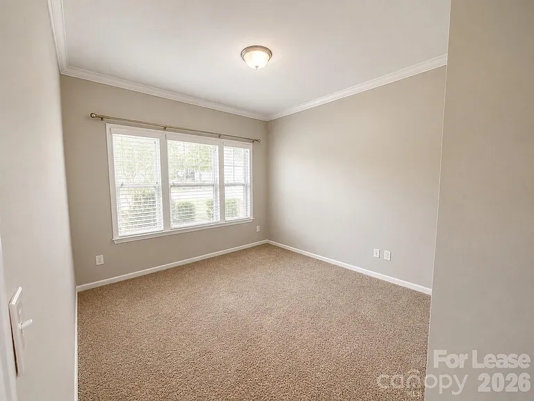 2025 Fuschia Ct — Photo 8