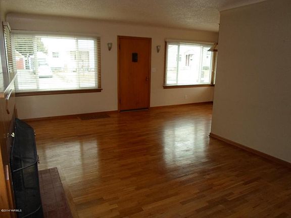 2nd image of 3209 W Yakima Ave