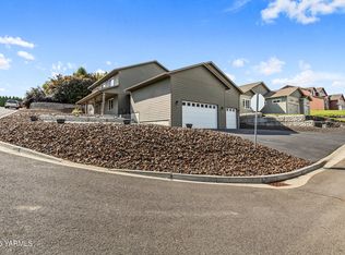 1700 W 1st Ave, Selah, WA 98942