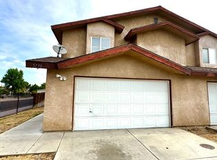 5730 Castlegate Ln, Bakersfield, CA 93308