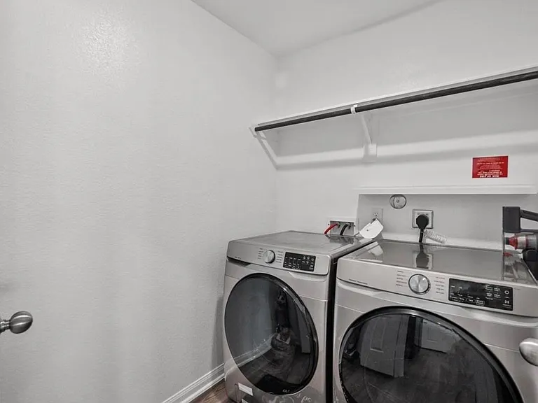5339 Cj Walker Ln — Photo 8