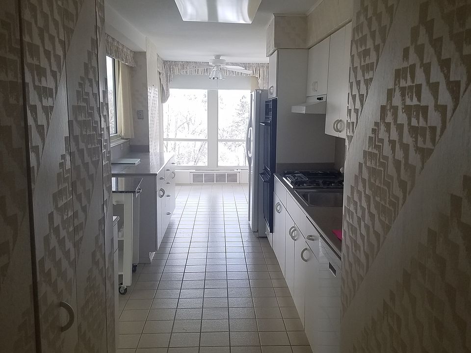 2nd image of 50 Belmont Ave APT 609