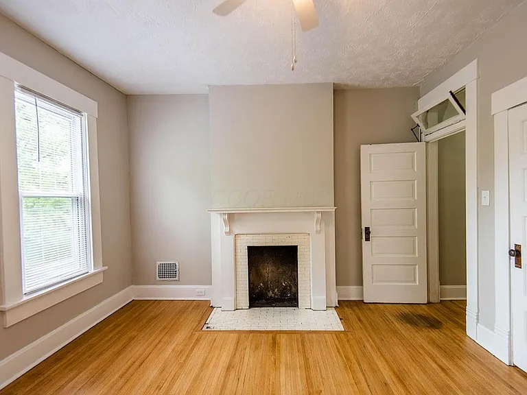 378-380 Stoddart Ave — Photo 20