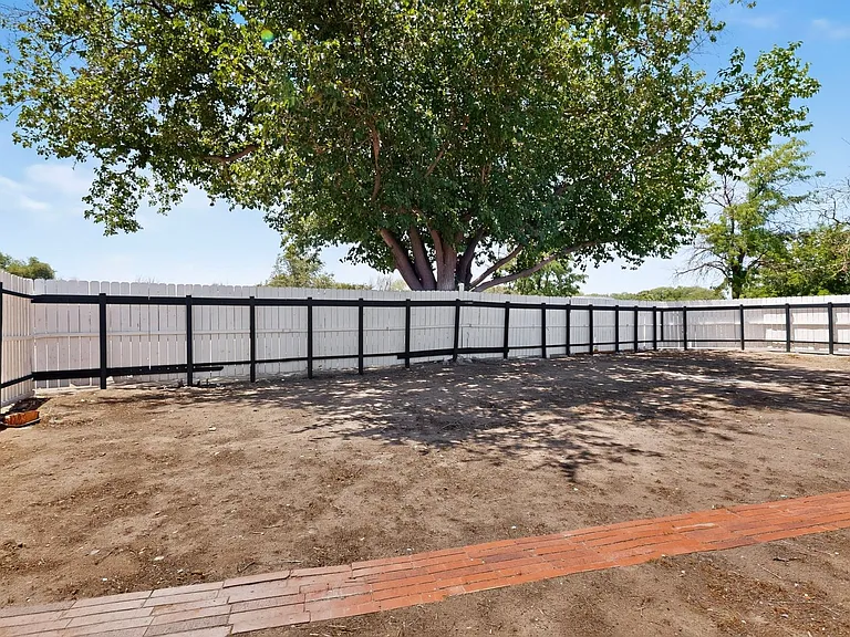 824 Ortega Rd NW — Photo 43