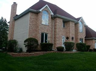 395 Holbrook Cir, Chicago Heights, IL 60411