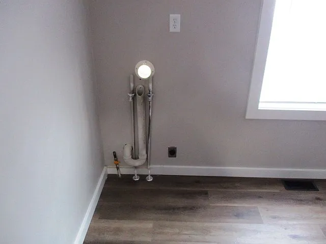 403 N Morris Ave — Photo 7