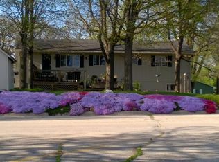 16 E Gate Ct, Clear Lake, IA 50428