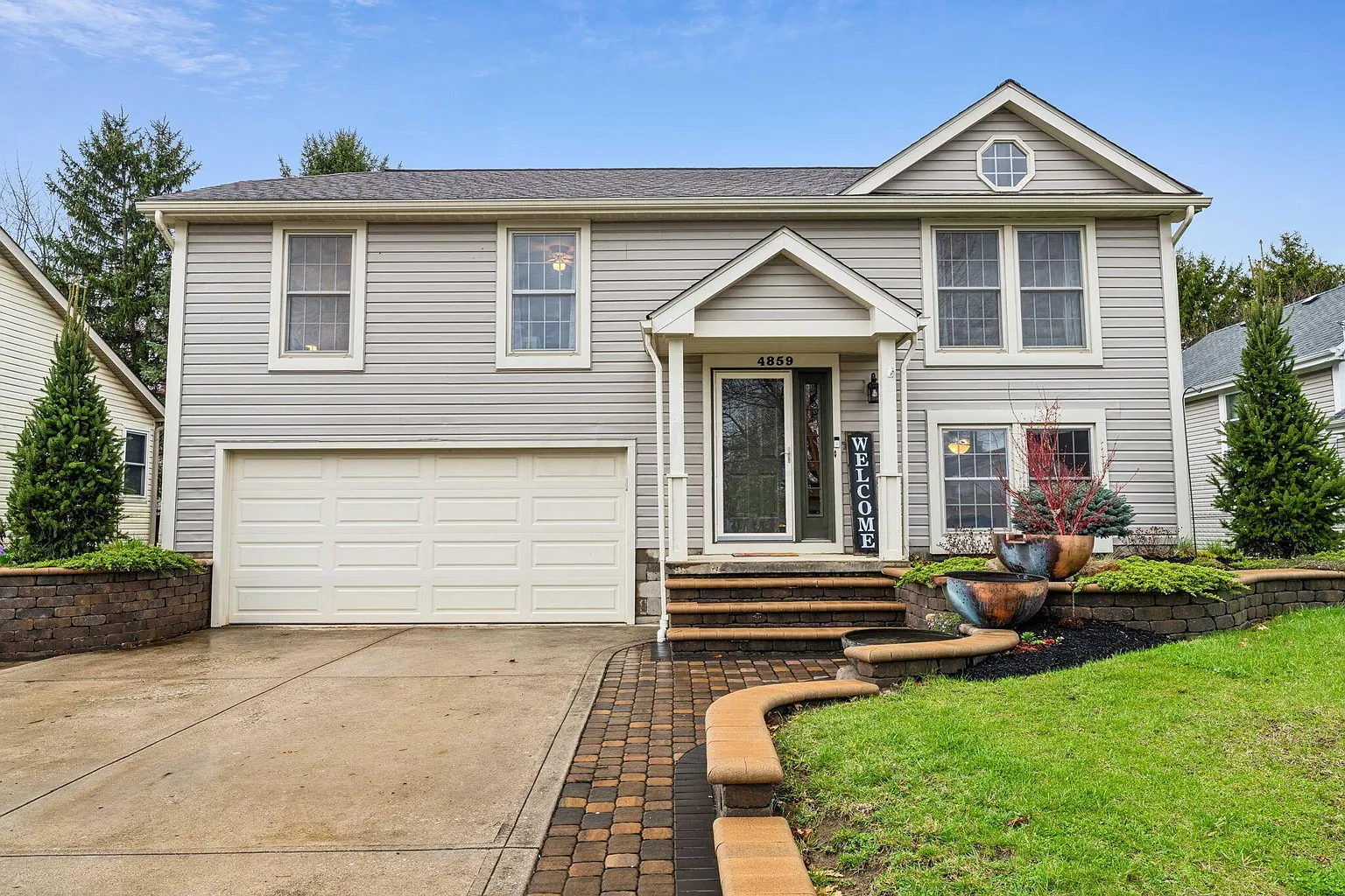4859 Leybourne Dr photo 1
