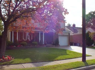 72 Bregman Ave, New Hyde Park, NY 11040