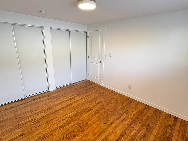 2345 Minor Ave E #14 — Photo 16