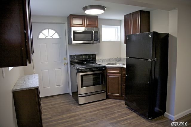 2nd image of 38 Malba Dr