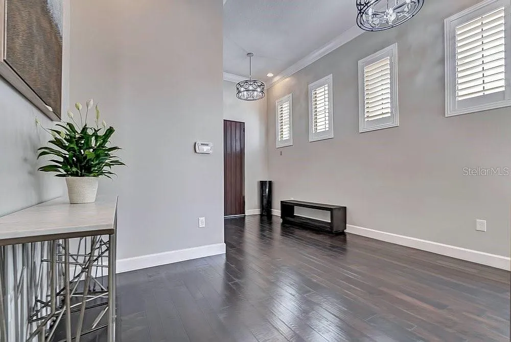 3 bed, 3.5 bath, 3226 sqft, $7,000 — Photo 2
