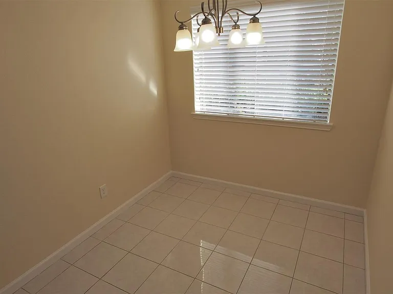 15312 Gorham Dr — Photo 11