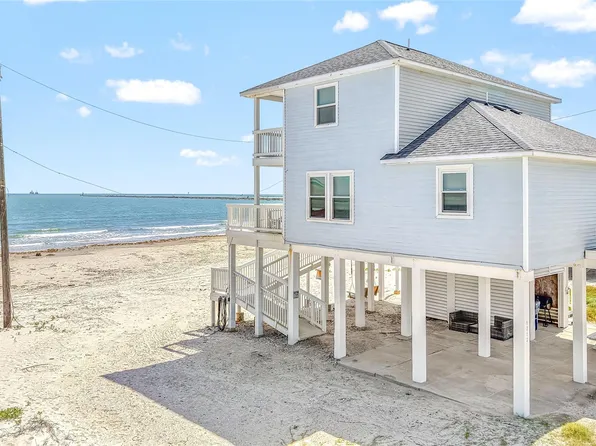 1213 Sargasso Ln, Freeport, TX 77541