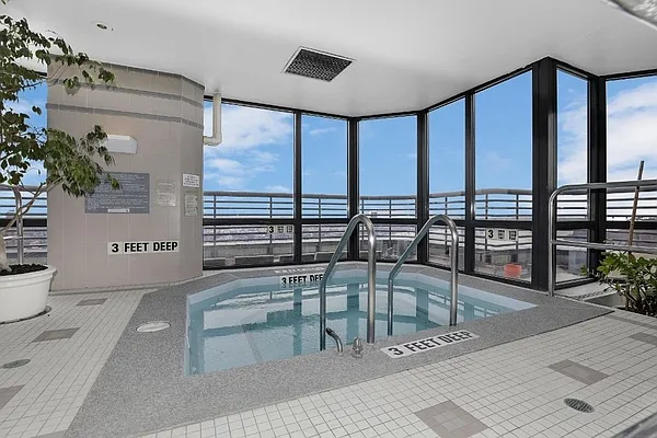 Rented by Luxury Habitat | media 14