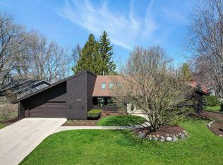 5892 Woods Edge Rd, Fitchburg, WI 53711