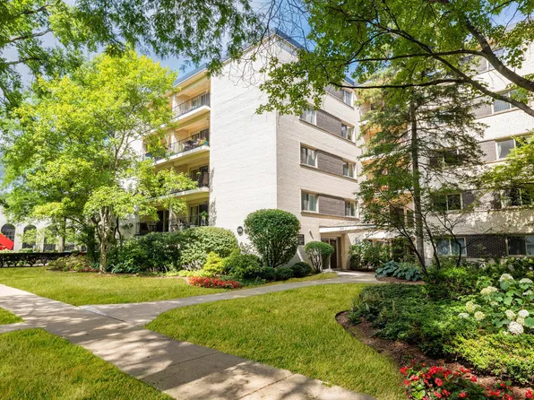 415 Franklin Ave APT 2C, River Forest, IL 60305