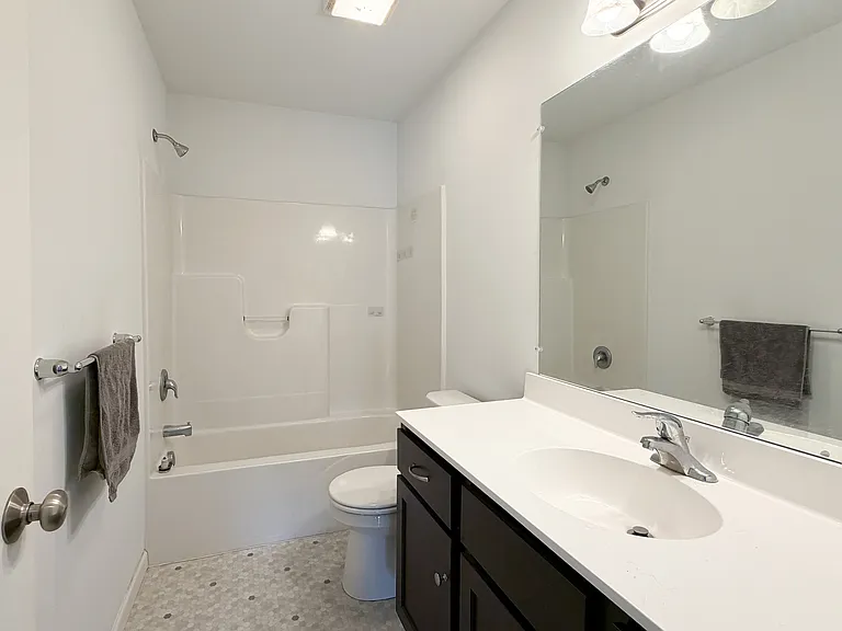 37 Southside Dr — Photo 12