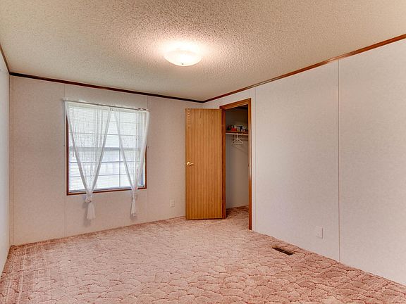 5th image of 605 Old Willow Ct NW