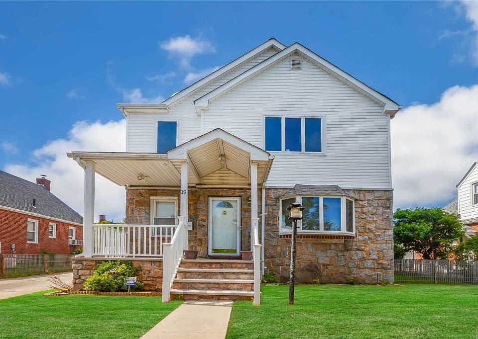 1st image of 19 Evergreen Ln