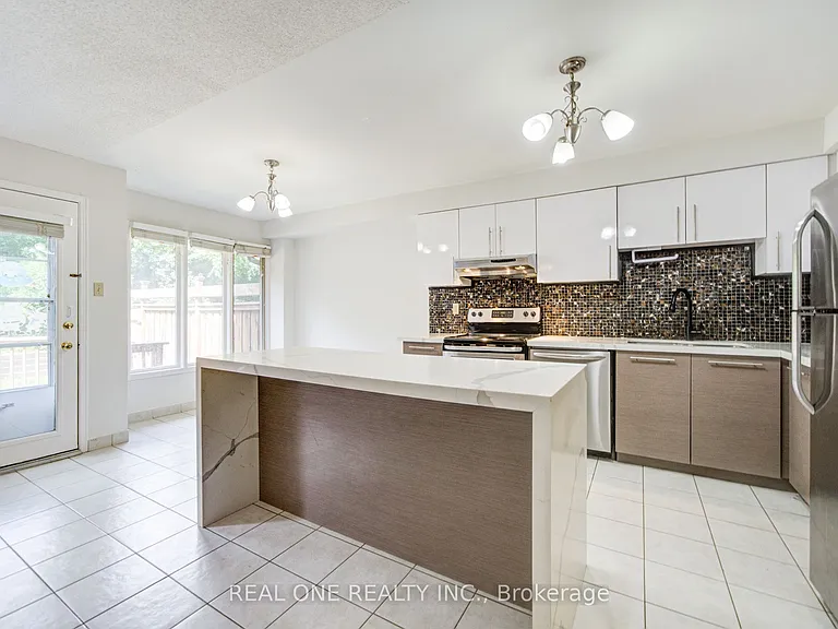 2593 Addingham Cres — Photo 9