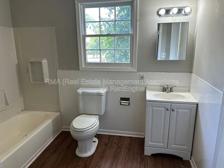 121 W Chappell St — Photo 6
